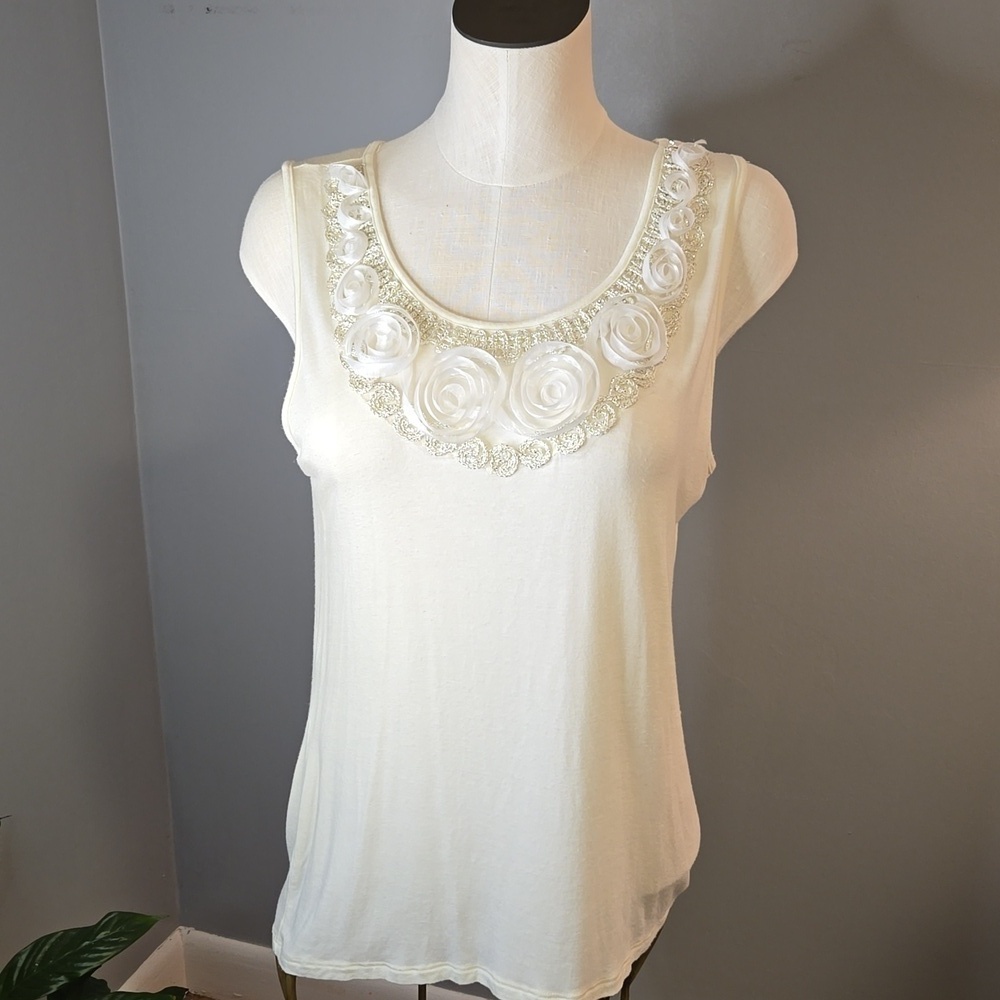 Saint Tropez West Sleeveless Tank with Ribbon Flowers Neckline Size Large